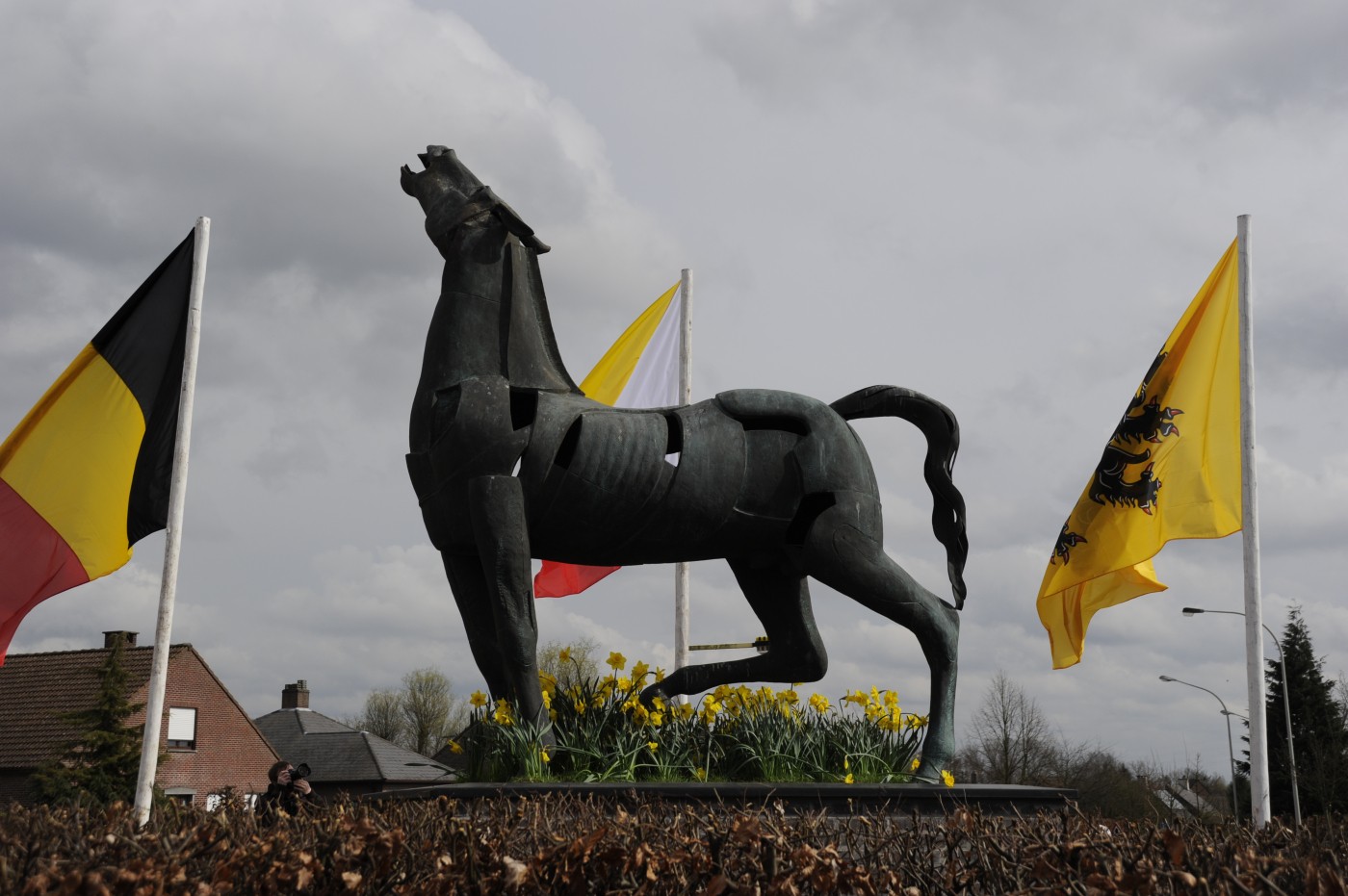 'Het Staande Paard' van Vlaams beeldhouwer Rik Poot aan de Molenstraat